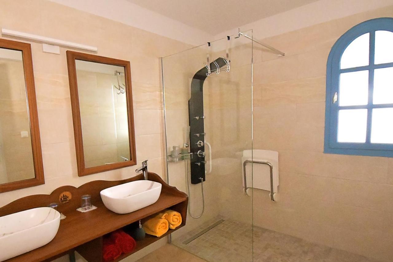 Le Guillaume Le Jacaranda Du Guillaume Bed & Breakfast エクステリア 写真